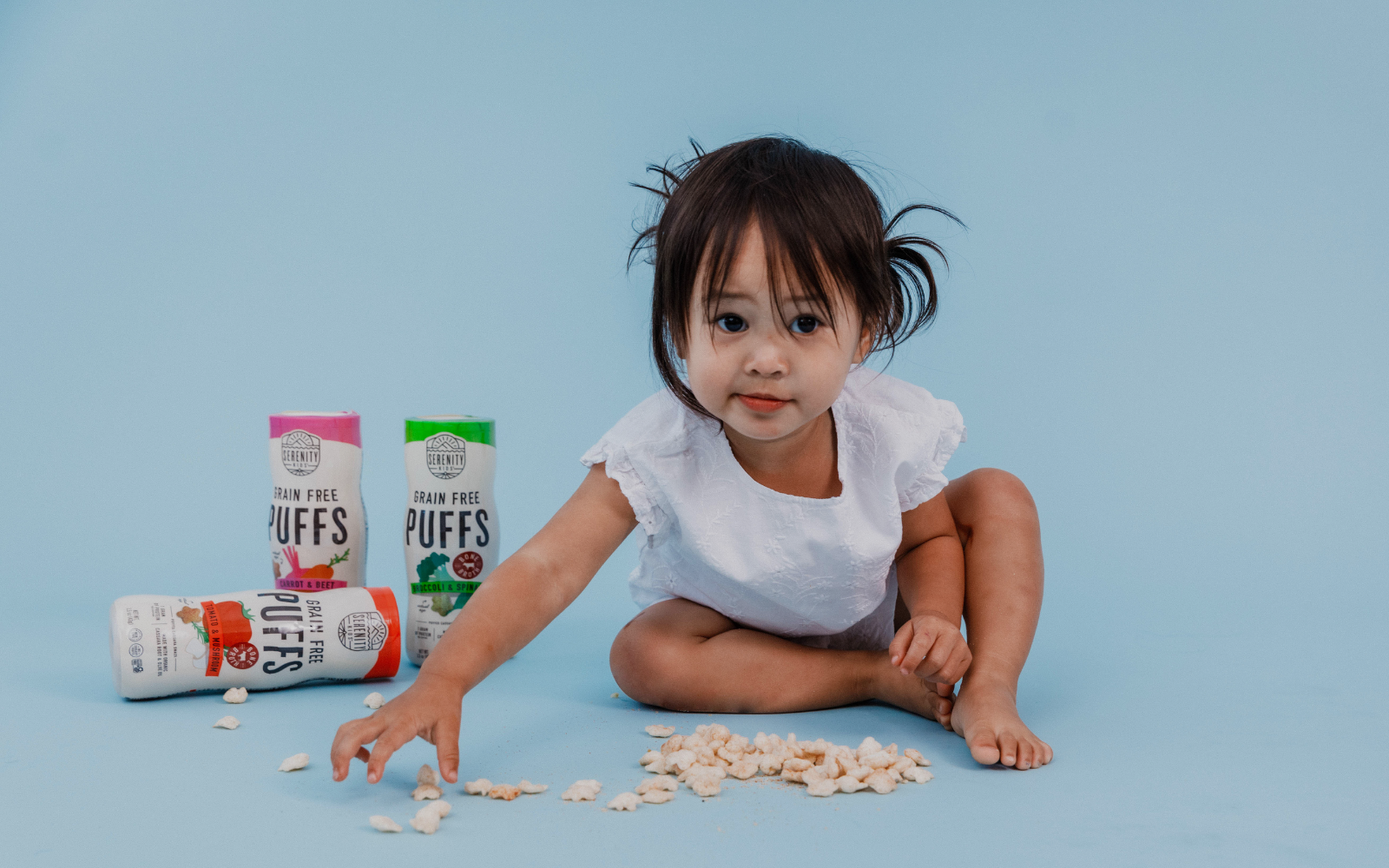 What is the pincer grasp and when do babies develop it?