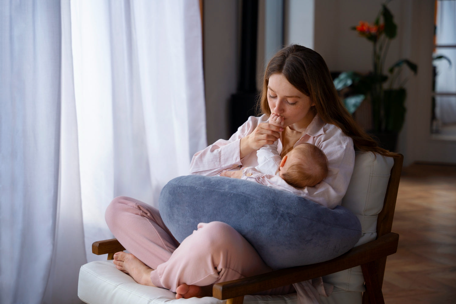 Does Breastfeeding Help with Teething? What to Know